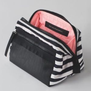 Lululemon Mind and Body Kit in B+W Stripes